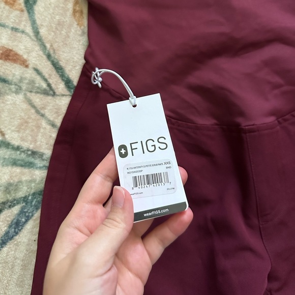 FIGS Yola Maternity 3.0 Petite Scrub Pant In Burgundy - Picture 3 of 3